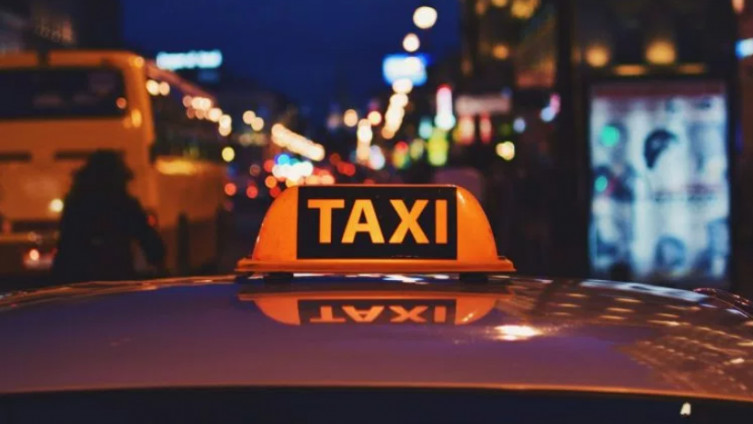 seks u taksiju